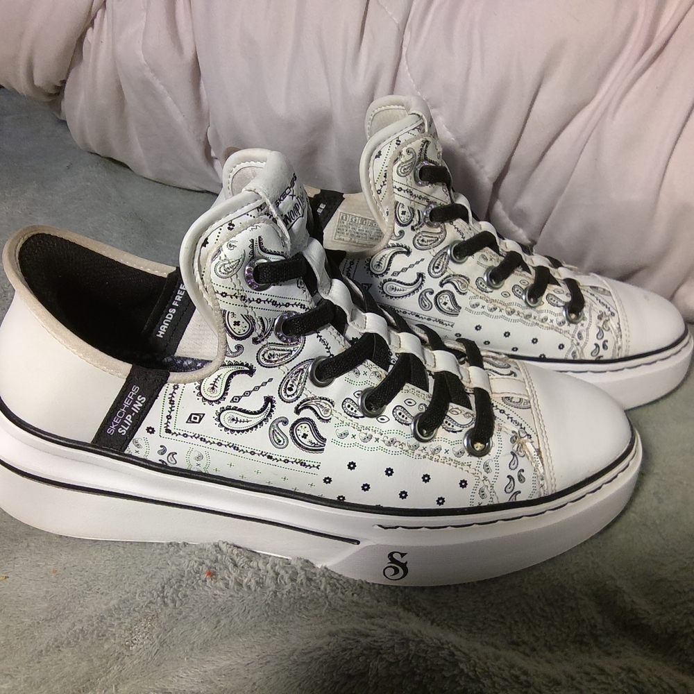 Skechers White and Black Paisley Athletic Shoes